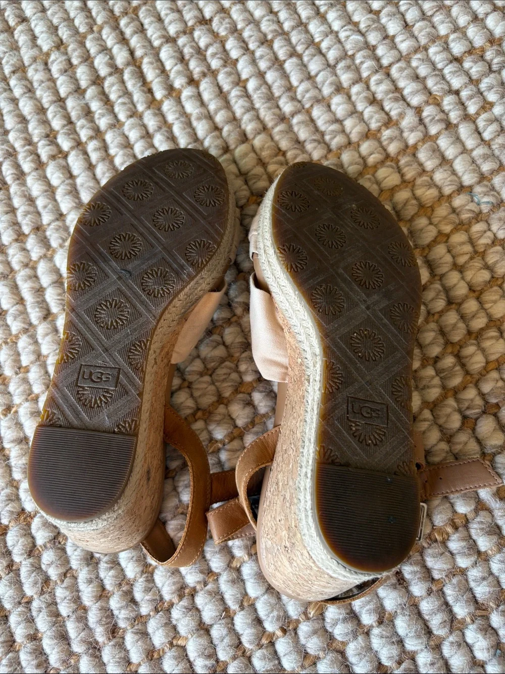 UGG 1102869 Women's Joslyn Wedge Sandals Cream Sz 8